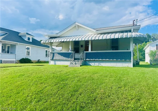 Homes for sale in Vienna, WV | 809 28th Street, Vienna, WV 26105 | MLS# 5222459