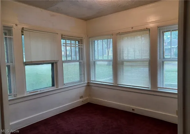 3rd image of 918 Winona Dr, Youngstown, OH 44511 | MLS# 5222488