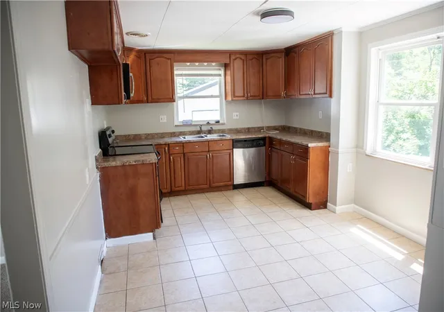 Homes for sale in South Euclid, OH | 1315 S Belvoir Blvd, South Euclid, OH 44121 | MLS# 5222663