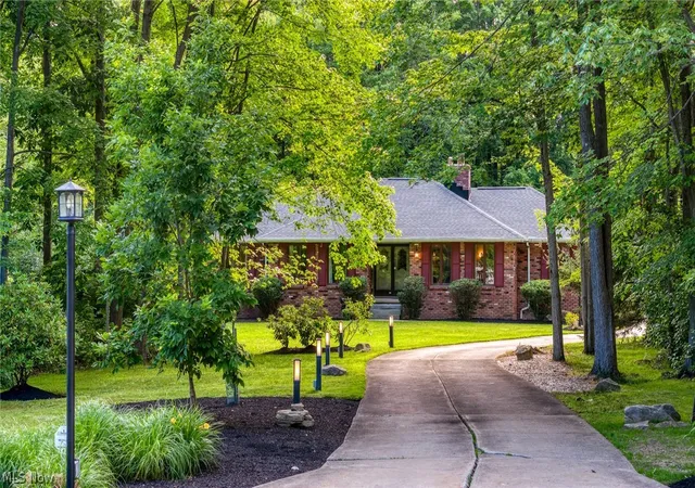 2nd image of 4830 Som Center Rd, Chagrin Falls, OH 44022 | MLS# 5208280