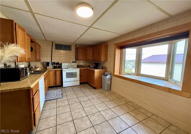 Photo 29 of Single family home for sale at 10 S Ohio St, Dellroy, OH 44620 | MLS# 5222644 | Listing updated on 2026-08-21
