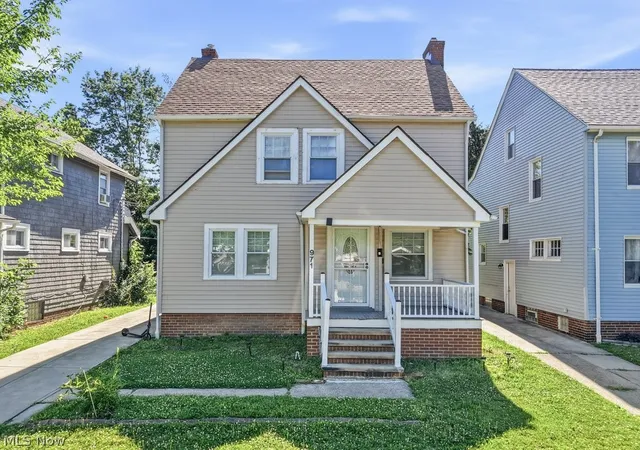 Homes for sale in Cleveland Heights, OH | 971 Pembrook Rd, Cleveland Heights, OH 44121 | MLS# 5216593