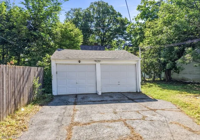 Photo 3 of Sale Pending at 1159 Brentwood Ave, Cleveland, OH 44121 | MLS# 5216594 | Listing updated on 2026-09-01