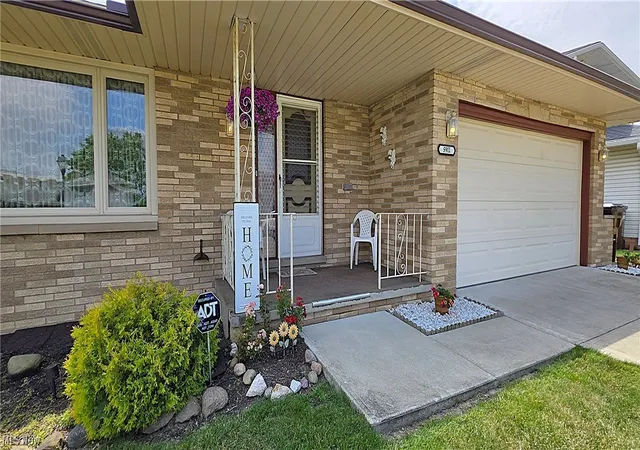 Homes for sale in Parma, OH | 5911 Ralston Dr, Parma, OH 44129 | MLS# 5222704