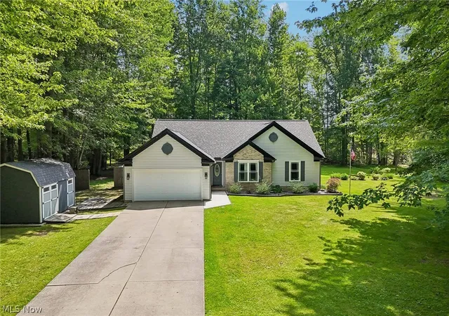 Photo 2 of Sale Pending at 3213 Bates Rd, Madison, OH 44057 | MLS# 5222841 | Listing updated on 2026-08-19