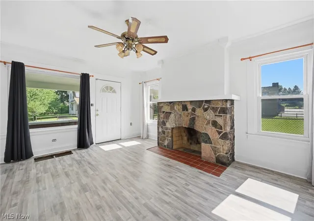 Photo 3 of Single family home for sale at 727 W Laclede Ave, Youngstown, OH 44511 | MLS# 5222869 | Listing updated on 2026-08-05