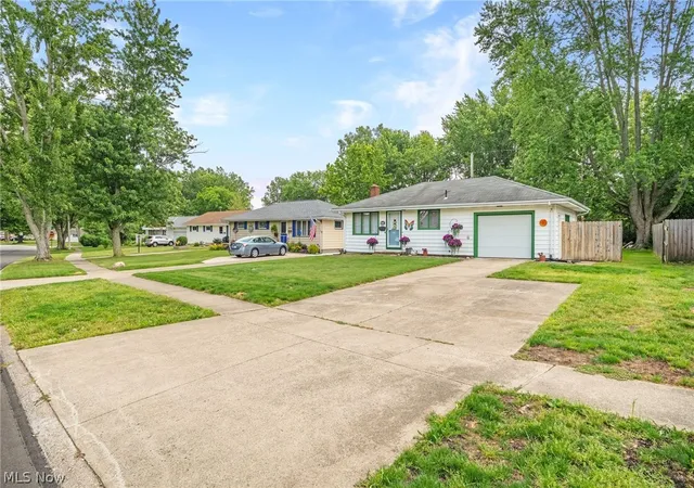31st image of 1024 Oakwood Dr, Elyria, OH 44035 | MLS# 5222888
