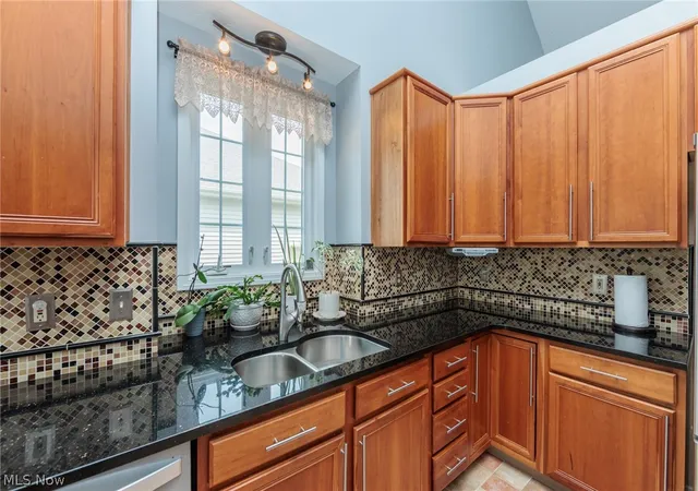 2nd image of 3933 Hedgewood Dr, Medina, OH 44256 | MLS# 5222880