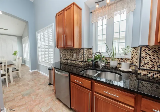 5th image of 3933 Hedgewood Dr, Medina, OH 44256 | MLS# 5222880