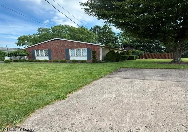 Photo 2 of Sale Pending at 1947 Thalia Ave, Youngstown, OH 44514 | MLS# 5222929 | Listing updated on 2026-07-02