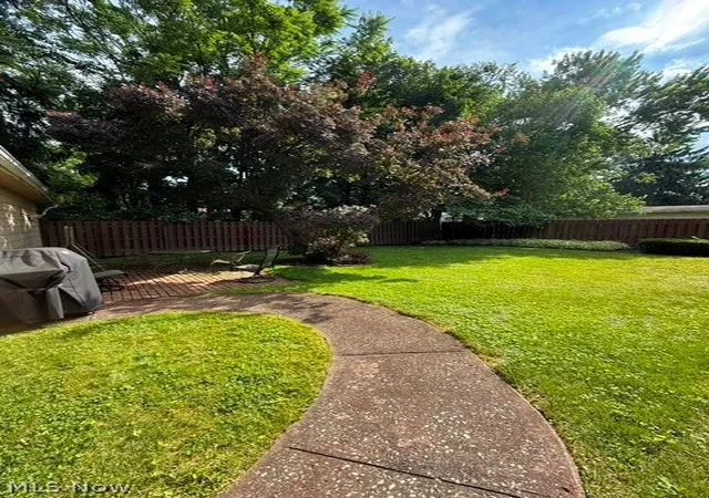 Photo 3 of Sale Pending at 1947 Thalia Ave, Youngstown, OH 44514 | MLS# 5222929 | Listing updated on 2026-07-02