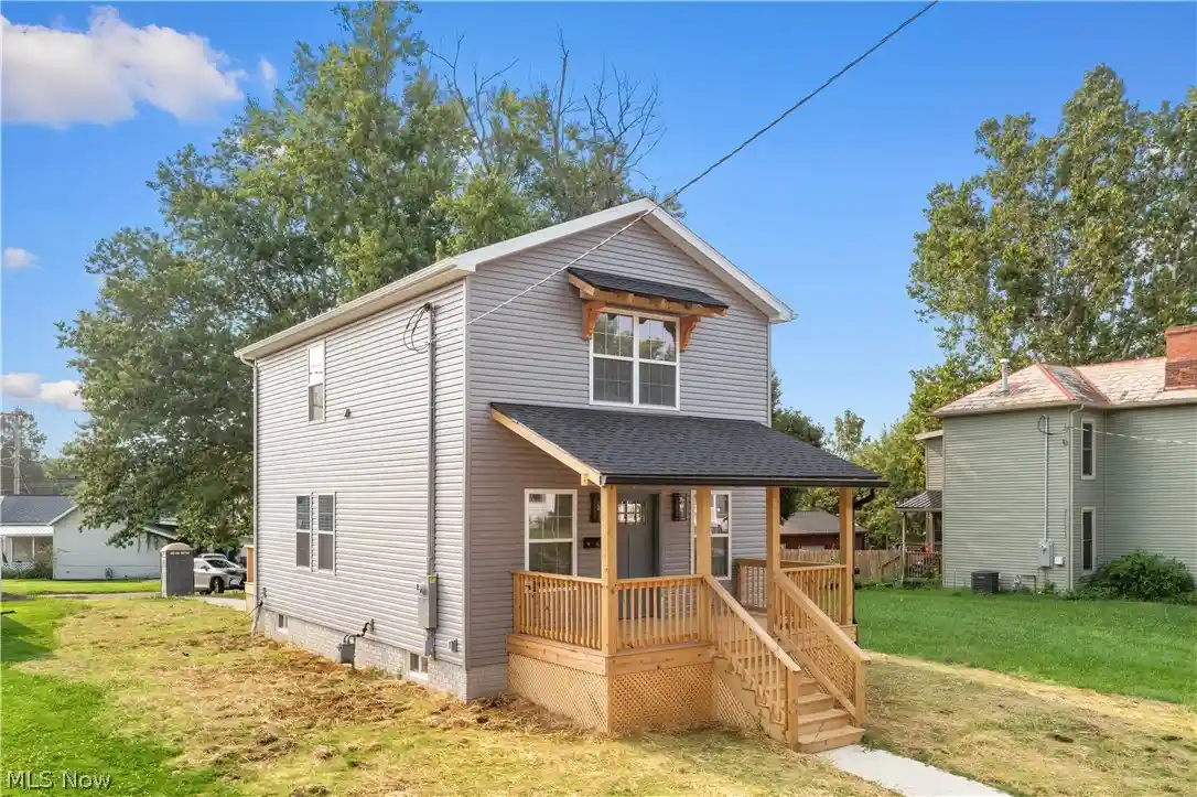 Photo 1 of Single family home for sale at 347 Luck Ave, Zanesville, OH 43701 | MLS# 5222389 | Listing updated on 2026-10-30
