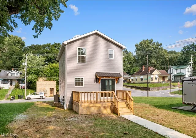 Photo 2 of Single family home for sale at 347 Luck Ave, Zanesville, OH 43701 | MLS# 5222389 | Listing updated on 2026-08-25