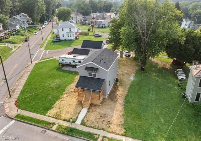 Photo 3 of Single family home for sale at 347 Luck Ave, Zanesville, OH 43701 | MLS# 5222389 | Listing updated on 2026-08-25