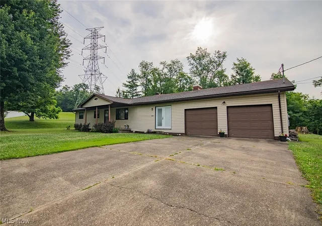 Photo 3 of Single family home for sale at 4802 Hazel St, Parkersburg, WV 26104 | MLS# 5222843 | Listing updated on 2026-08-23
