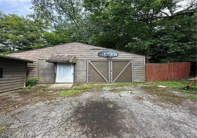 Homes for sale in East Liverpool, OH | 2660 Lisbon St, East Liverpool, OH 43920 | MLS# 5222954