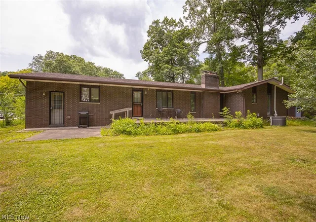 Homes for sale in Uniontown, OH | 3563 Frawood Dr, Uniontown, OH 44685 | MLS# 5222631