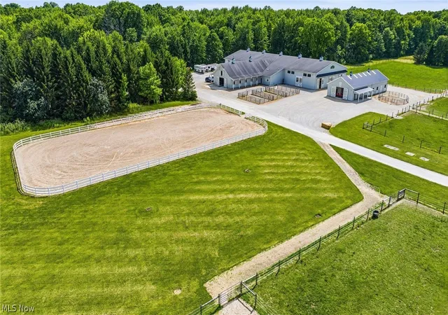 Homes for sale in Mantua, OH | 3126 Mennonite Rd, Mantua, OH 44255 | MLS# 5219550
