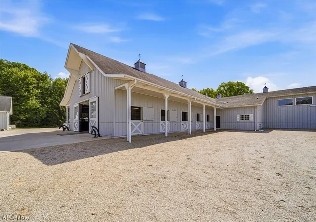 Homes for sale in Mantua, OH | 3126 Mennonite Rd, Mantua, OH 44255 | MLS# 5219550