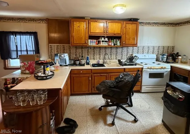 Photo 4 of Single family home for sale at 108 Rush St, Elyria, OH 44035 | MLS# 5222980 | Listing updated on 2026-08-21