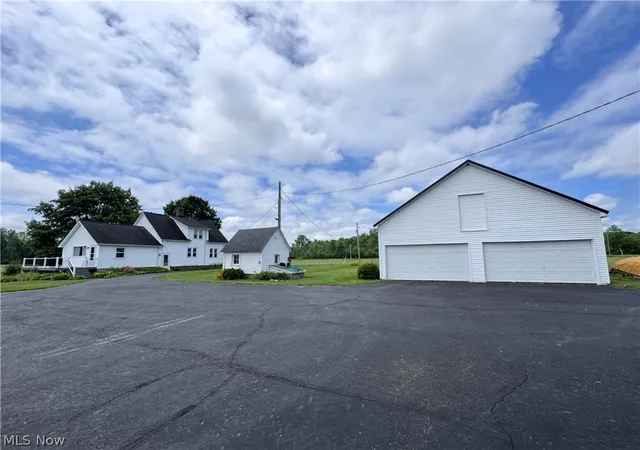 4th image of 10803 Kile Rd, Chardon, OH 44024 | MLS# 5221018