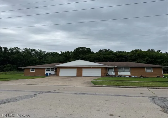 Homes for sale in Lorain, OH | 605 W 36th St, Lorain, OH 44052 | MLS# 5223003