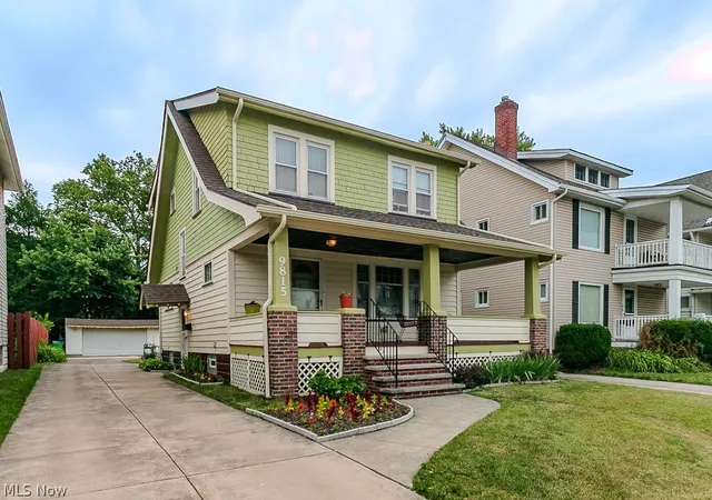 Homes for sale in Garfield Heights, OH | 9815 Parkview Ave, Garfield Heights, OH 44125 | MLS# 5218941