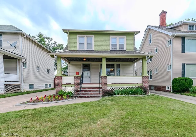Homes for sale in Garfield Heights, OH | 9815 Parkview Ave, Garfield Heights, OH 44125 | MLS# 5218941