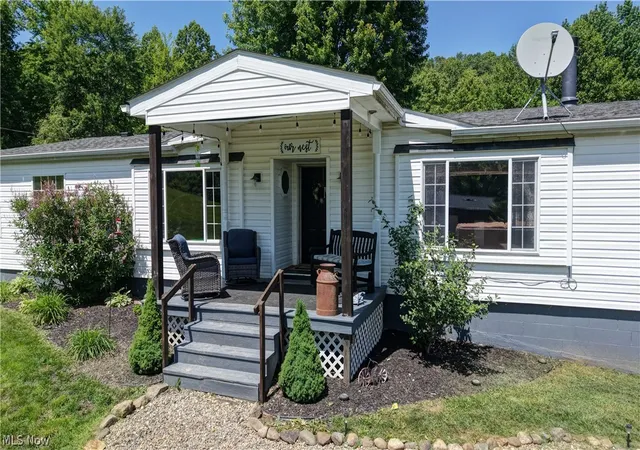 Photo 3 of Single family home for sale at 557 Beans Rd Se, Sherrodsville, OH 44675 | MLS# 5223041 | Listing updated on 2026-07-13