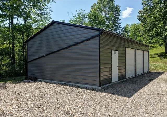 Photo 4 of Single family home for sale at 557 Beans Rd SE, Sherrodsville, OH 44675 | MLS# 5223041 | Listing updated on 2026-07-13