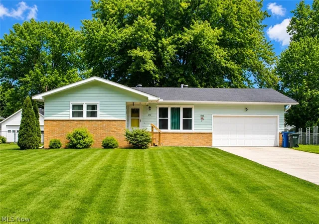 Homes for sale in South Amherst, OH | 210 Oakdale Dr, South Amherst, OH 44001 | MLS# 5221396
