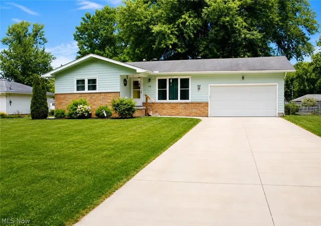 Homes for sale in South Amherst, OH | 210 Oakdale Dr, South Amherst, OH 44001 | MLS# 5221396