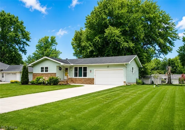 Homes for sale in South Amherst, OH | 210 Oakdale Dr, South Amherst, OH 44001 | MLS# 5221396