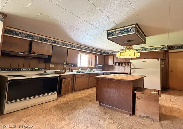 Homes for sale in East Palestine, OH | 685 E Main St, East Palestine, OH 44413 | MLS# 5223055