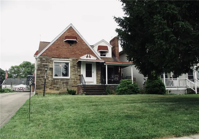 Homes for sale in Parma, OH | 6411 Snow Rd, Parma, OH 44129 | MLS# 5223026