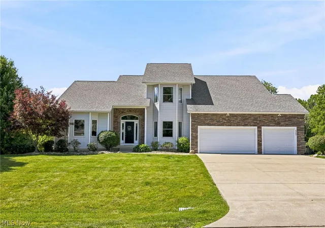 Homes for sale in Cuyahoga Falls, OH | 522 Tanglewood Trl, Cuyahoga Falls, OH 44223 | MLS# 5219715