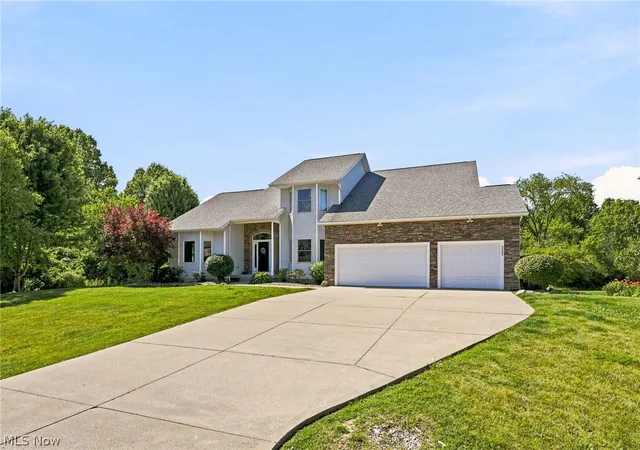 Homes for sale in Cuyahoga Falls, OH | 522 Tanglewood Trl, Cuyahoga Falls, OH 44223 | MLS# 5219715