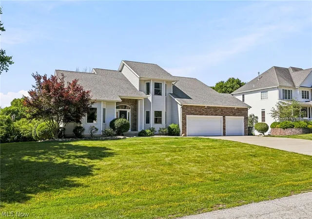 Homes for sale in Cuyahoga Falls, OH | 522 Tanglewood Trl, Cuyahoga Falls, OH 44223 | MLS# 5219715