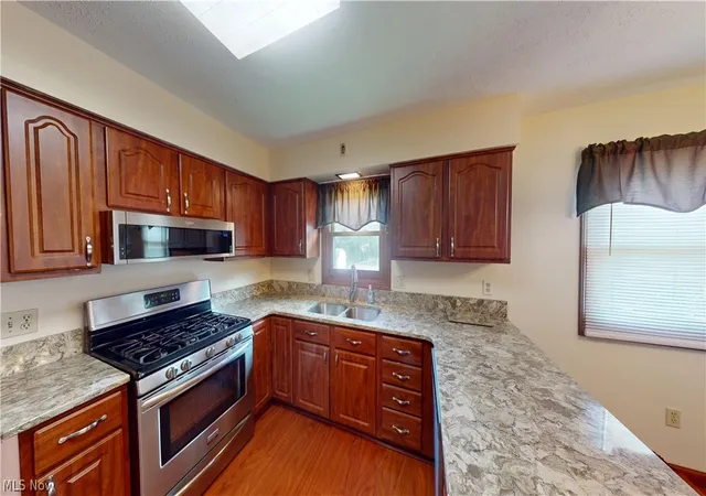 Homes for sale in Parma, OH | 7420 Royalview Dr, Parma, OH 44129 | MLS# 5213047