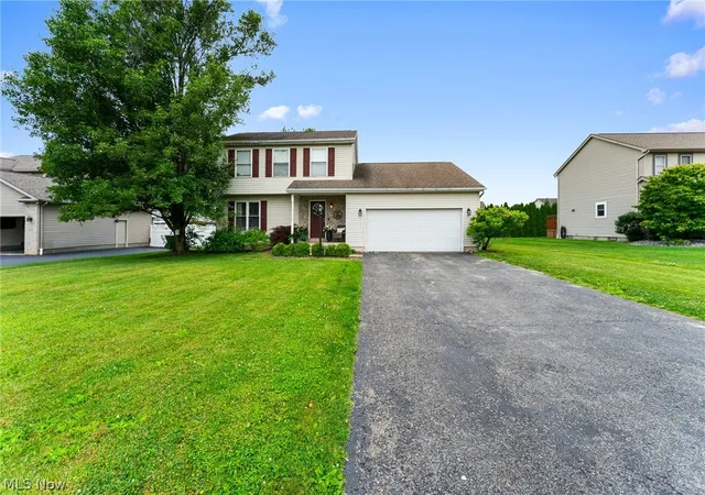 Single family home for sale at 10460 Carrie Dr, New Middletown, OH 44442 | MLS# 5223108