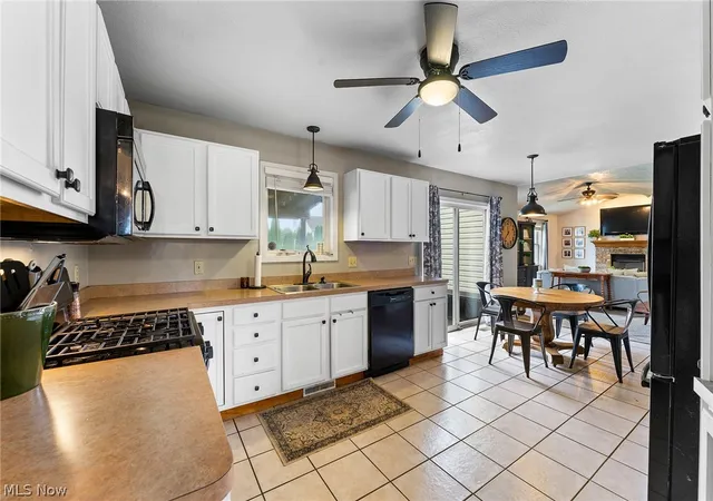 2nd image of 10460 Carrie Dr, New Middletown, OH 44442 | MLS# 5223108
