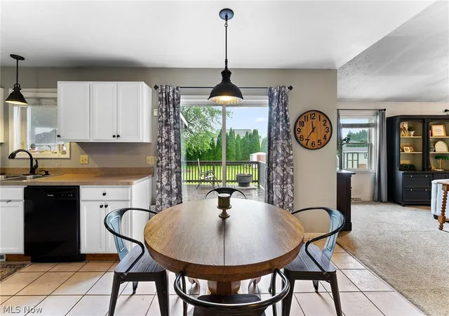 3rd image of 10460 Carrie Dr, New Middletown, OH 44442 | MLS# 5223108