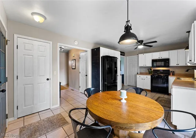 4th image of 10460 Carrie Dr, New Middletown, OH 44442 | MLS# 5223108