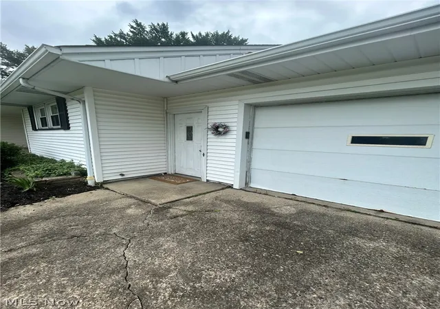 2nd image of 2569 Johnnycake Rd Se, Warren, OH 44484 | MLS# 5222985