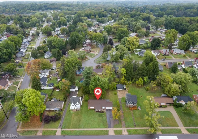 2nd image of 1720 Lincoln Wy E, Massillon, OH 44646 | MLS# 5223138