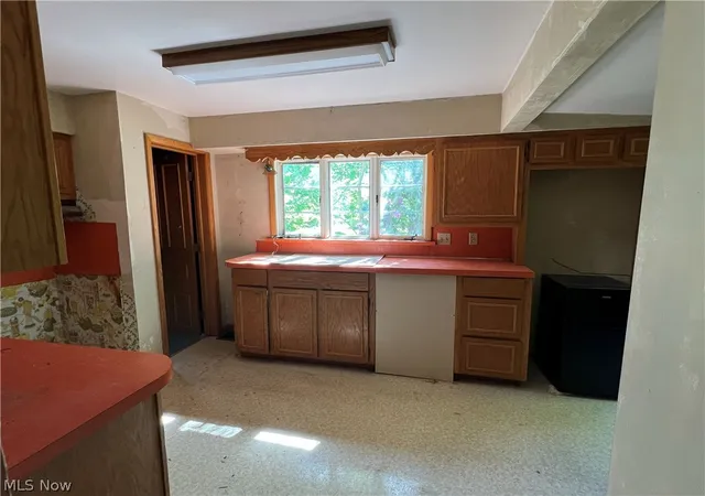 2nd image of 277 Gore Rd, Conneaut, OH 44030 | MLS# 5215170