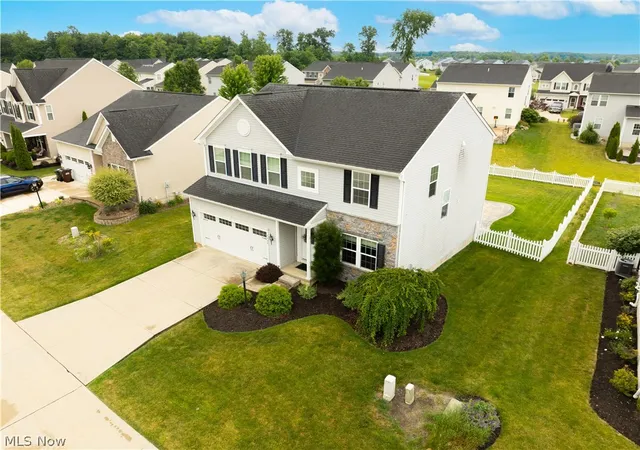 3rd image of 5484 Diamond Creek Dr, Medina, OH 44256 | MLS# 5223125