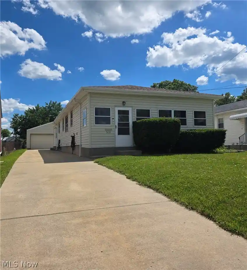 Photo 1 of Single family home for sale at 510 W Maplewood Ave, Struthers, OH 44471 | MLS# 5222035 | Listing updated on 2026-10-22