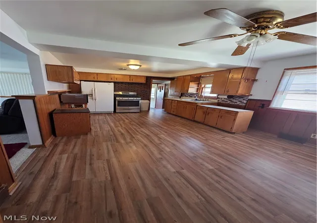 Photo 3 of Single family home for sale at 510 W Maplewood Ave, Struthers, OH 44471 | MLS# 5222035 | Listing updated on 2026-08-25