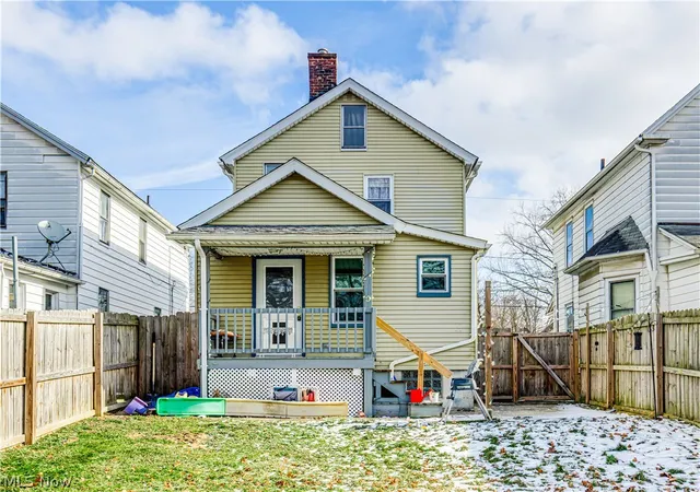 Photo 2 of Single family home for sale at 620 Washington Ave, Girard, OH 44420 | MLS# 5223234 | Listing updated on 2026-10-05